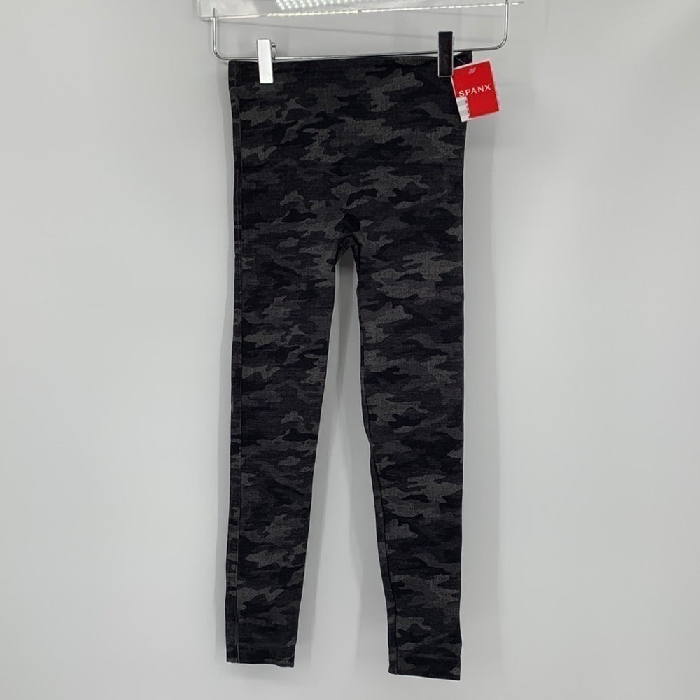 Spanx Look at Me Now seamless leggings camo gray black new X-Small XS 0
